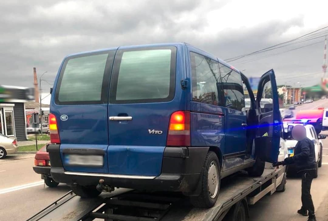У Кропивницькому патрульні зупинили автівку, яка була у розшуку (ФОТО)