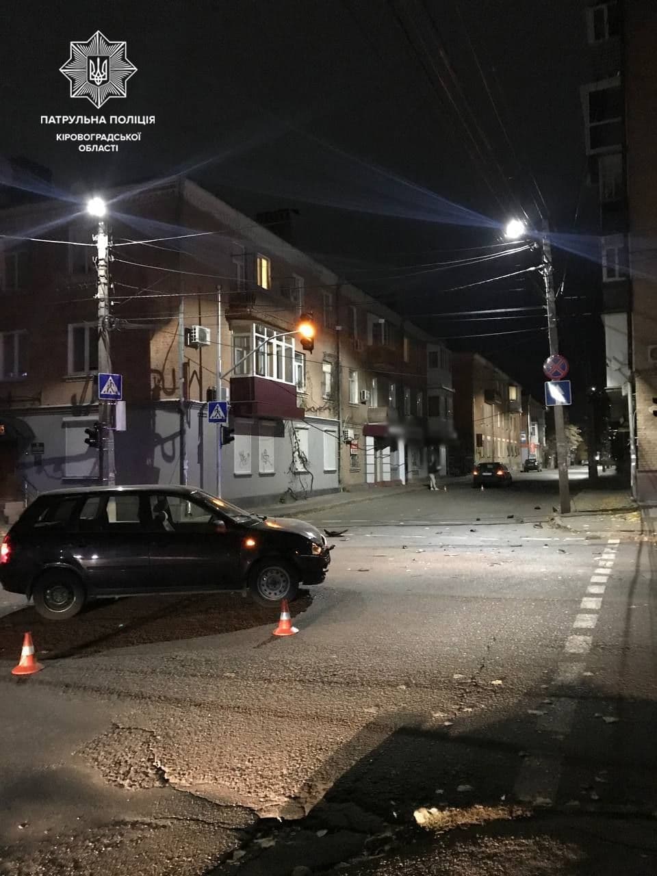 Водiка ВАЗу зiткнулася з Skoda Fabia у Кропивницькому (ФОТО)