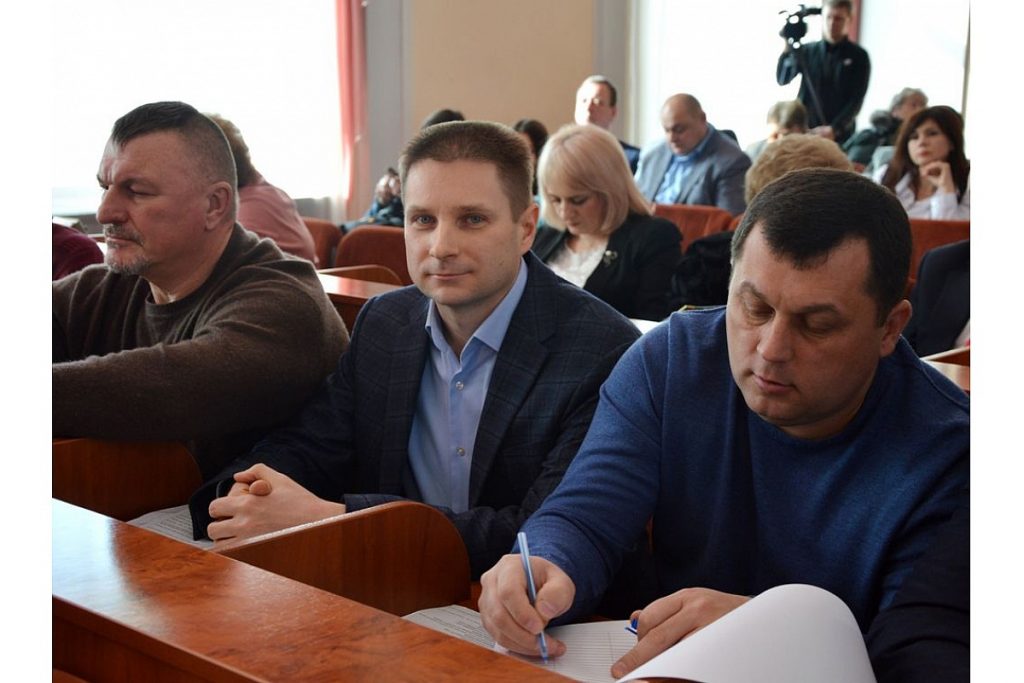 Депутат від «Батьківщини» вирішує питання з теплом для учнів