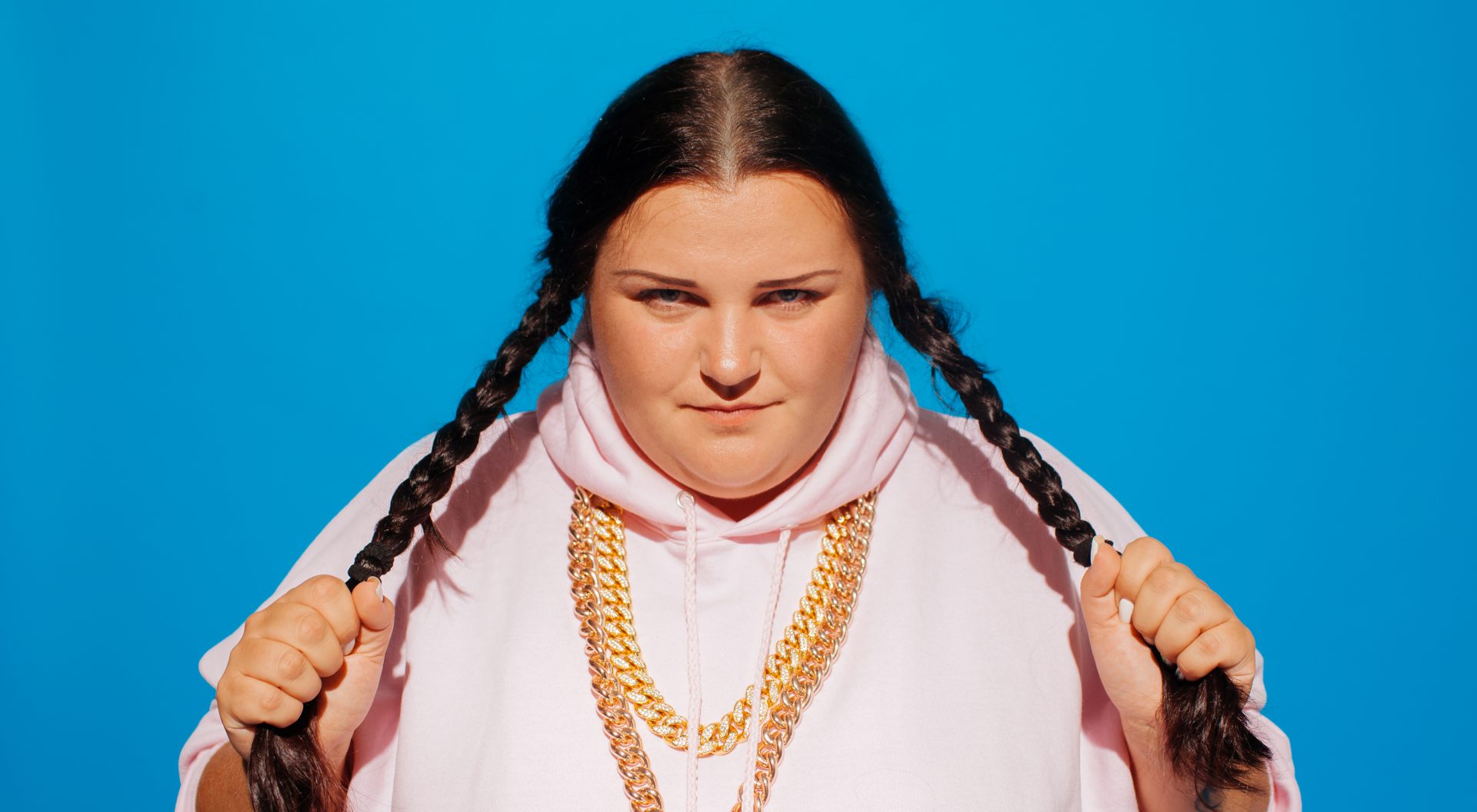 Реперку з Кіровоградщини зухвало пограбували