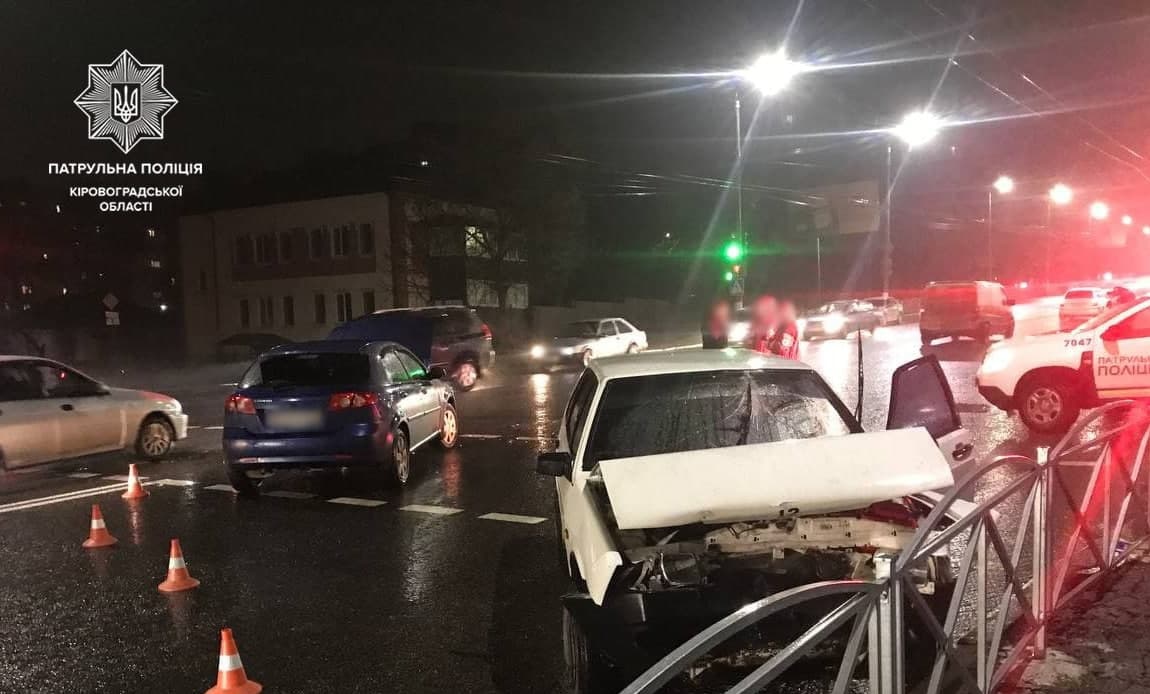 Два легковики зіткнулися у Кропивницькому (ФОТО)