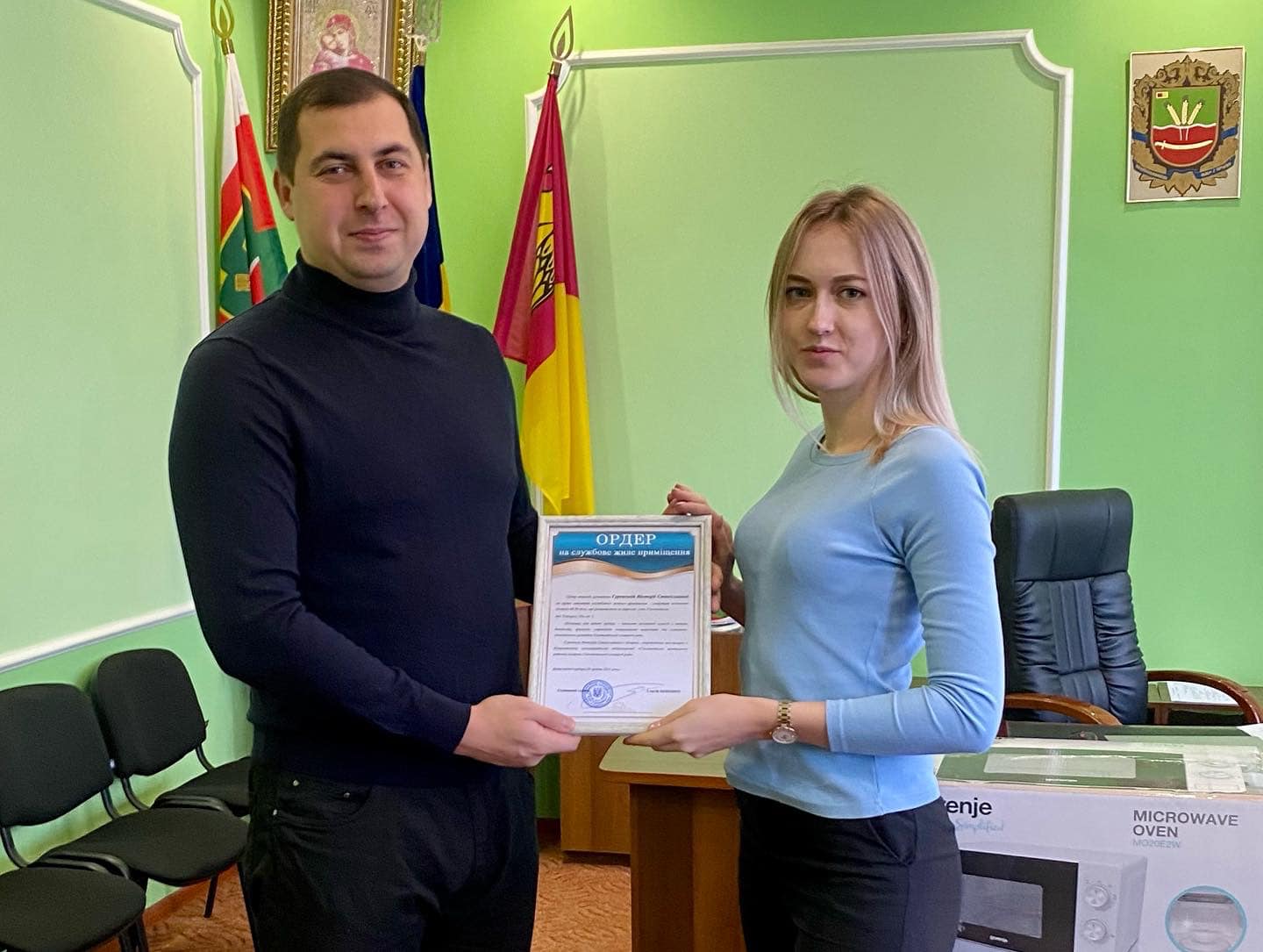 Лiкарцi на Кiровоградщинi вручили ордер на двокiмнатну квартиру