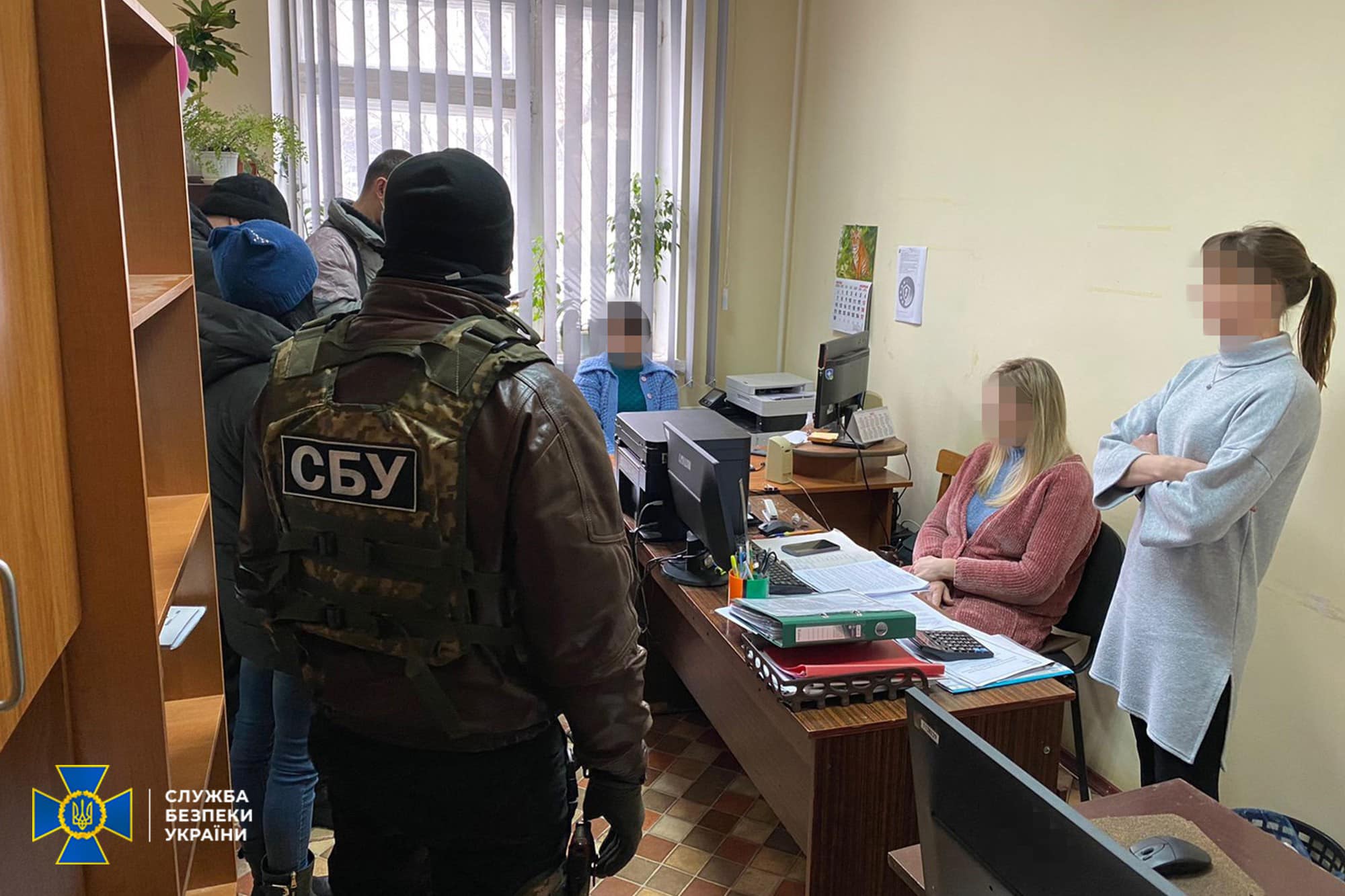 Двоє лікарів з Кіровоградщини “заробили” два мільйони гривень на фальшивих COVID-сертифікатах