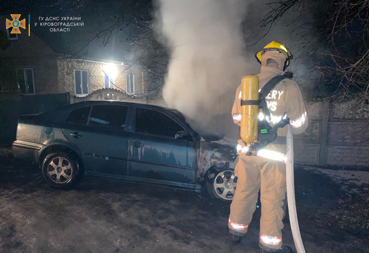 На Кiровоградщинi горiли дві автівки