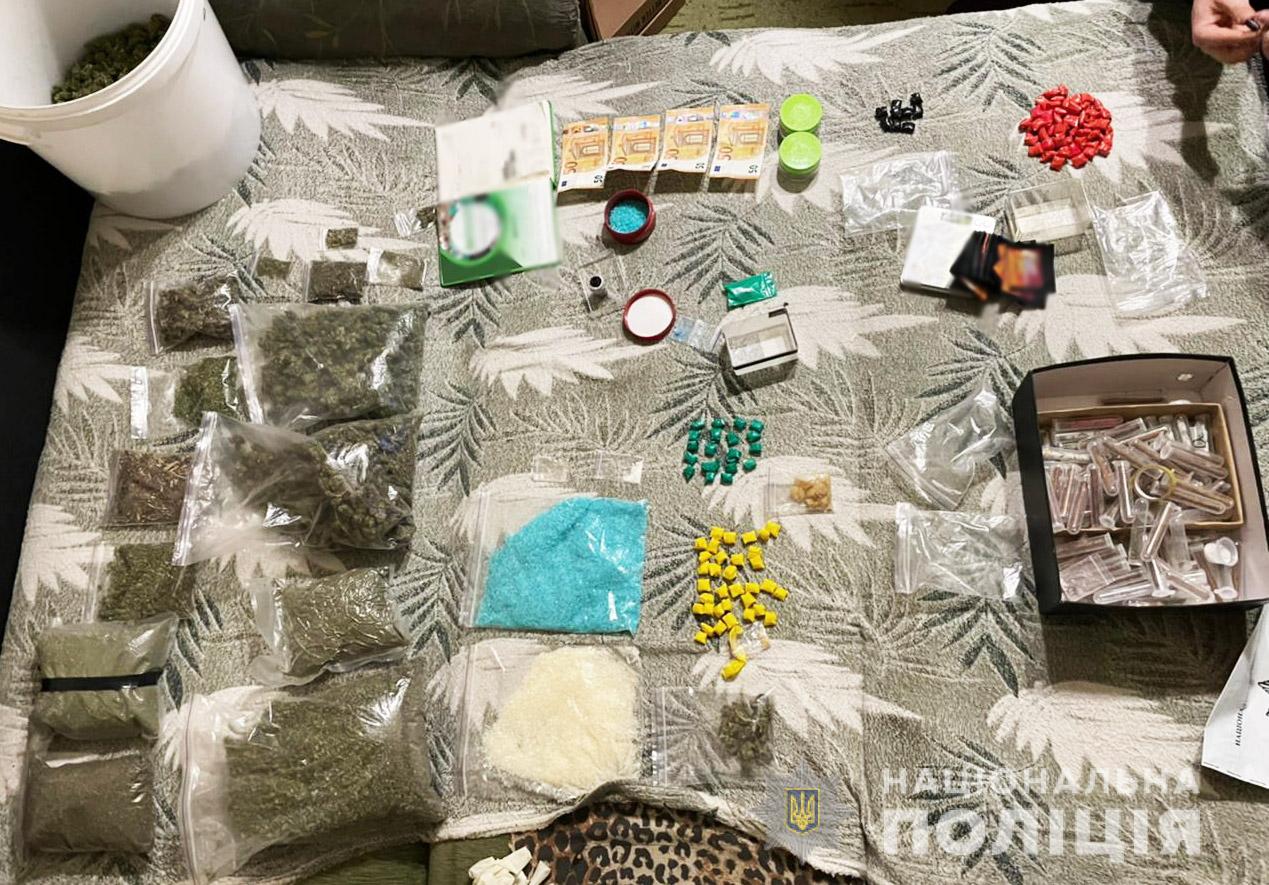 На Кіровоградщині ліквідували інтернет-магазини з продажу наркотиків (ФОТО)