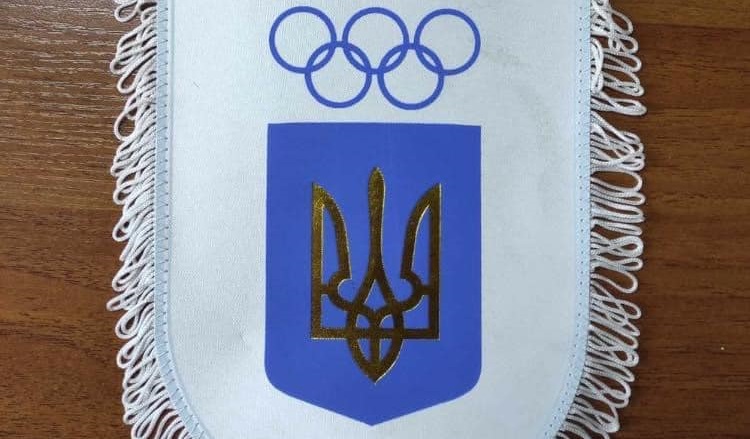 Легкоатлети Кіровоградщини продають нагороди, щоб допомогти армії