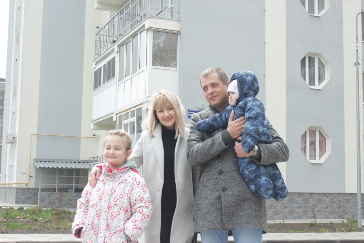 Лікарі-переселенці отримали службову квартиру у Кропивницькому (ФОТО)