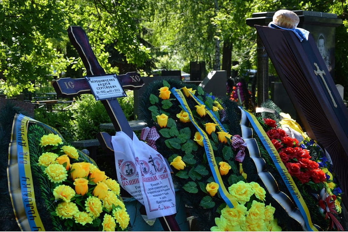 В останню путь провели захисників з Кропивницького (ФОТО)