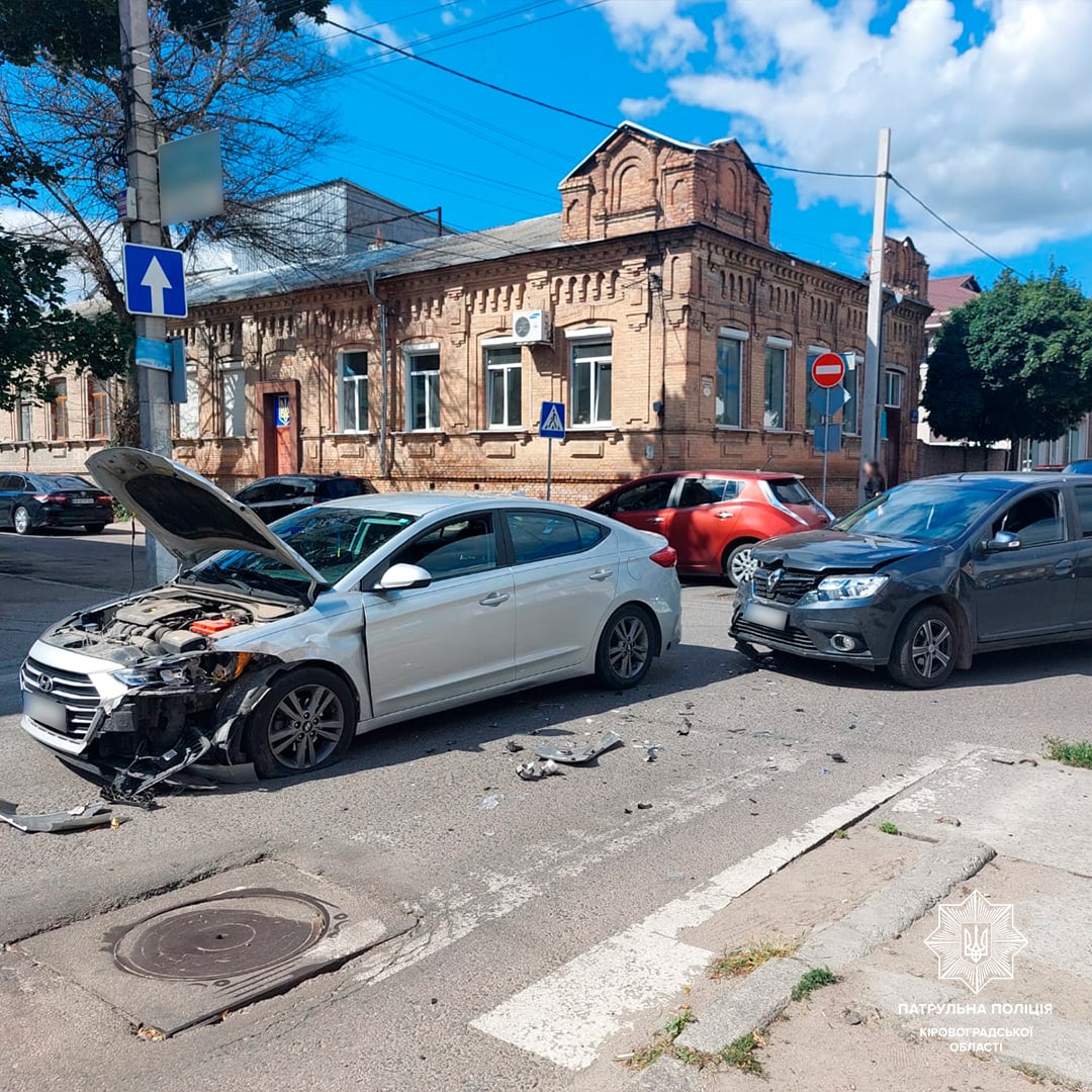 У Кропивницькому водії не поділили перехрестя (ФОТО)