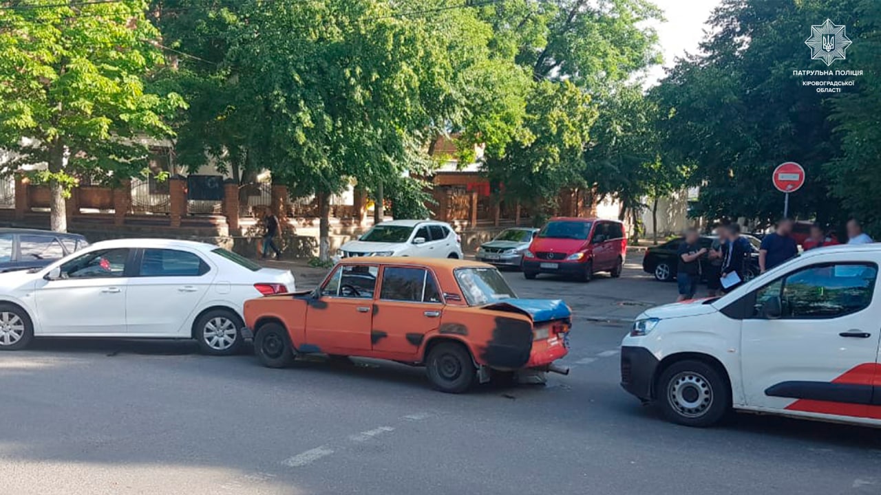 Аварiя за участi трьох автiвок сталася у Кропивницькому