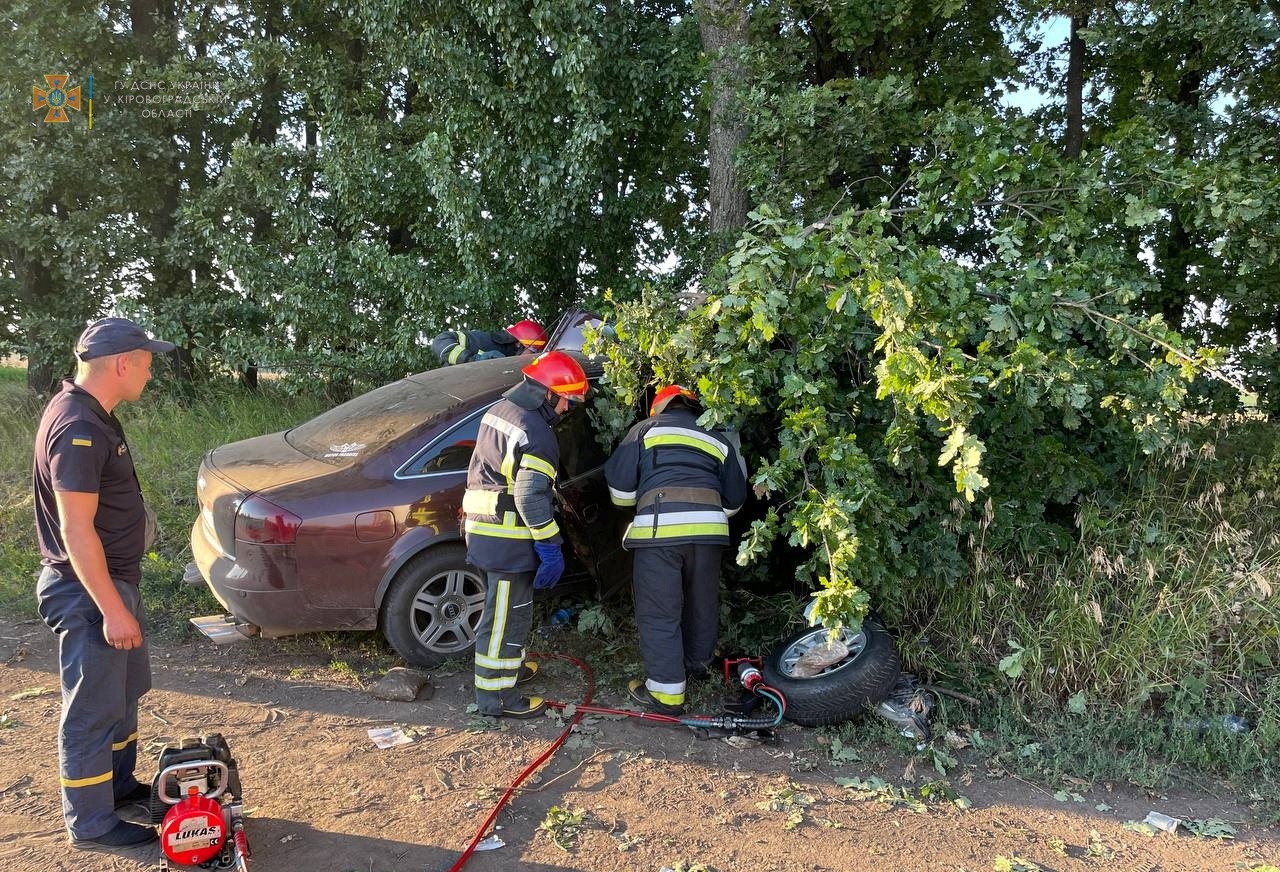 На Кiровоградщинi тiло загиблого чоловiка деблокували з автiвки