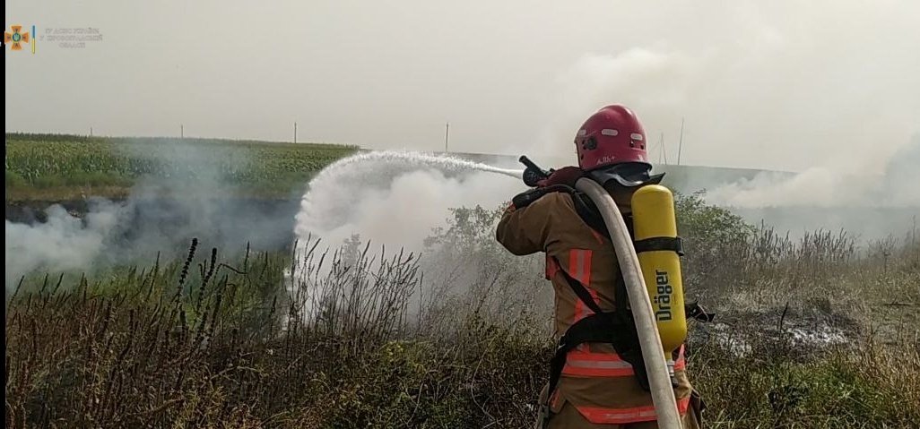 Дві пожежі здолали рятувальники Кіровоградщини