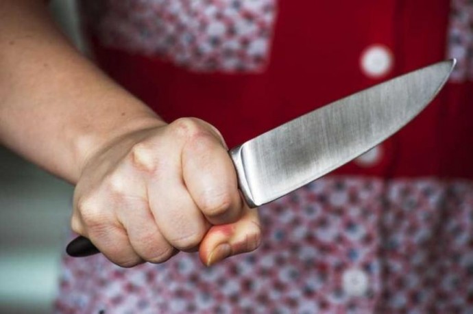 На Кіровоградщині покарали жінку, яка з ножем гуляла по вулиці