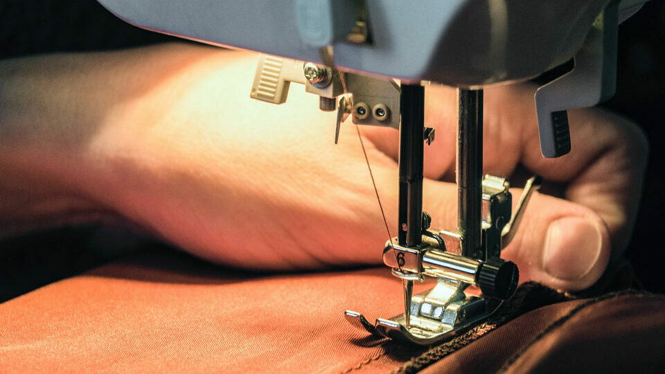 Швейна машинка з оверлоком терміново потрібна у Кропивницькому
