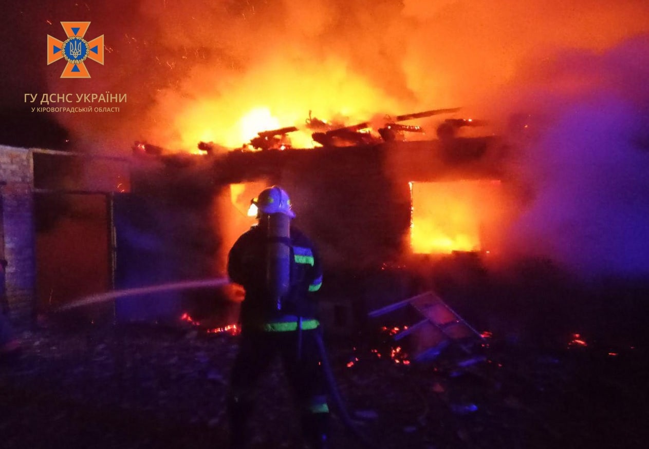 На Кіровоградщині під час пожеж постраждали двоє чоловіків (ФОТО)