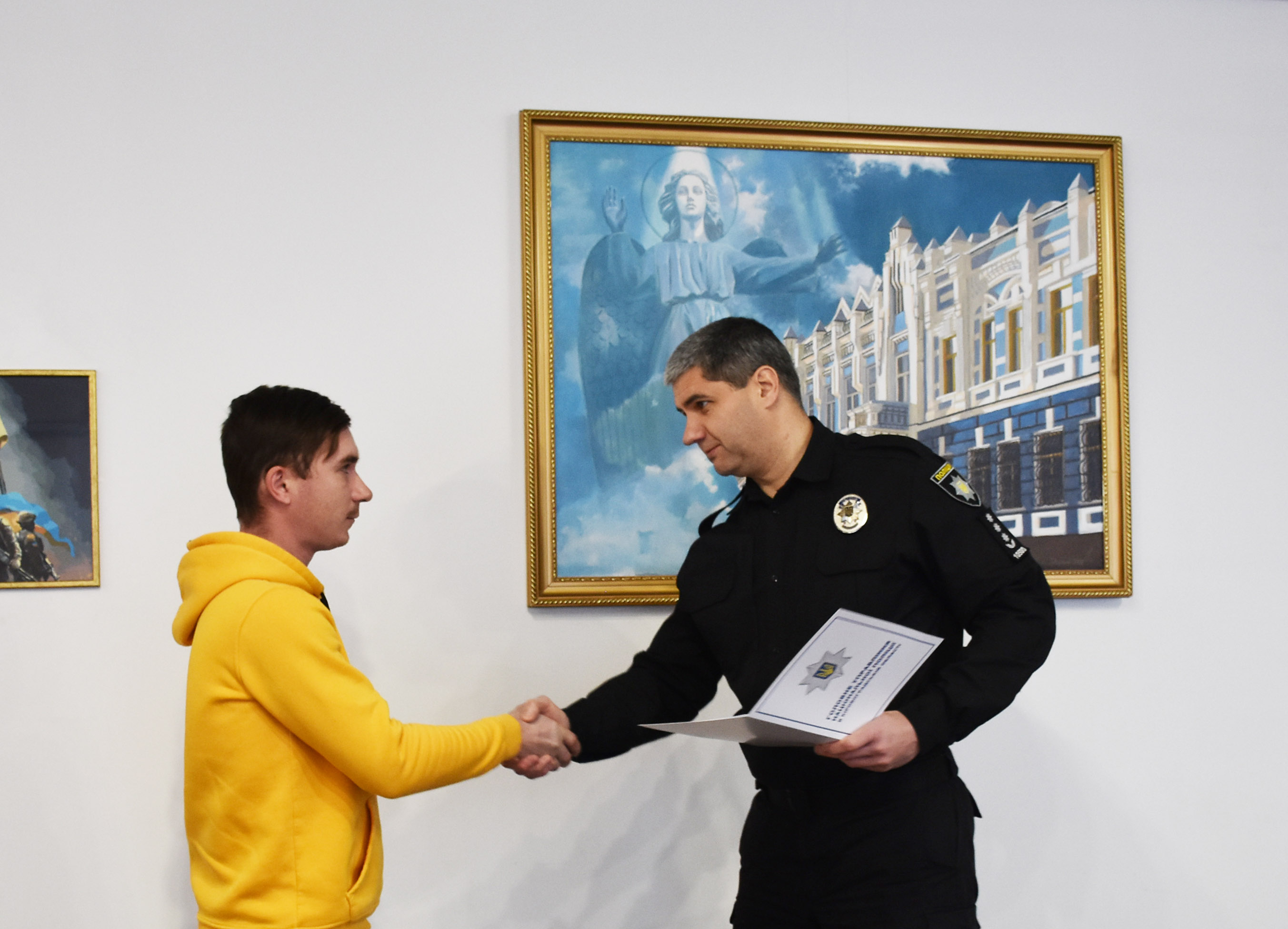 Полiцейськi вiдзначили кропивничан, якi допомогли у розкриттi злочину