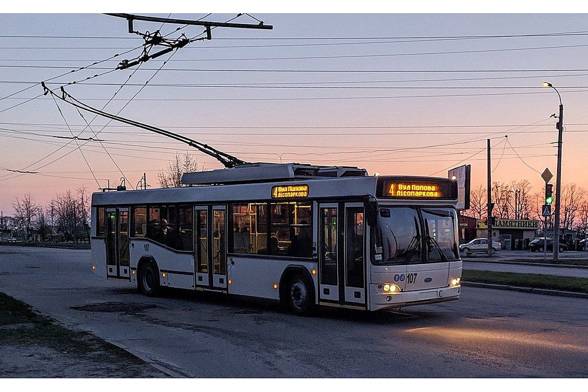 Кропивничанам розповiли про роботу громадського транспорту в новорiчнi свята