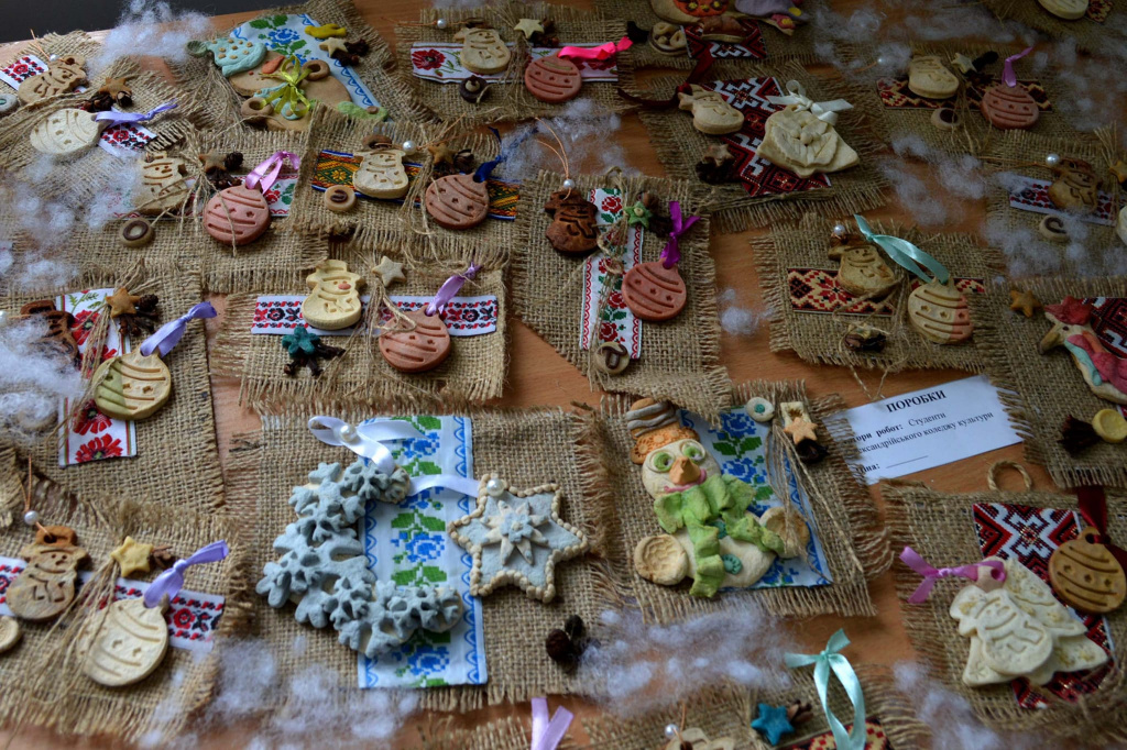 В Олександрії відкрили благодійну виставку творів мистецтва (ФОТО)