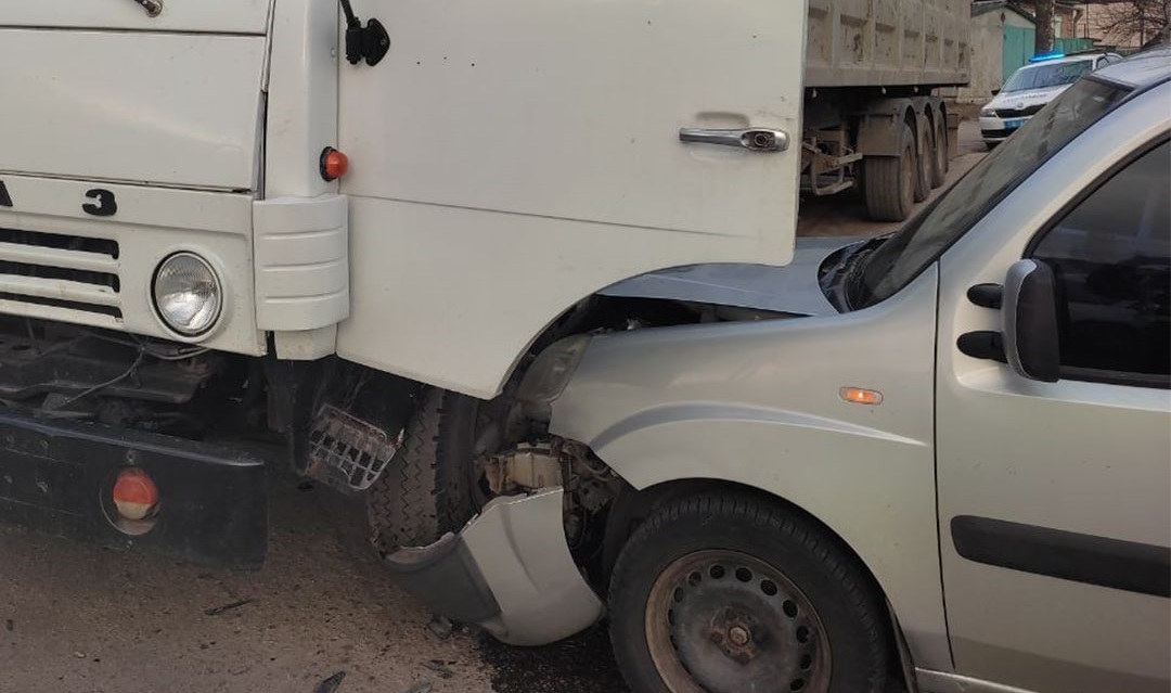 У Кропивницькому недотримання правил проїзду перехресть стало причиною ДТП (ФОТО)