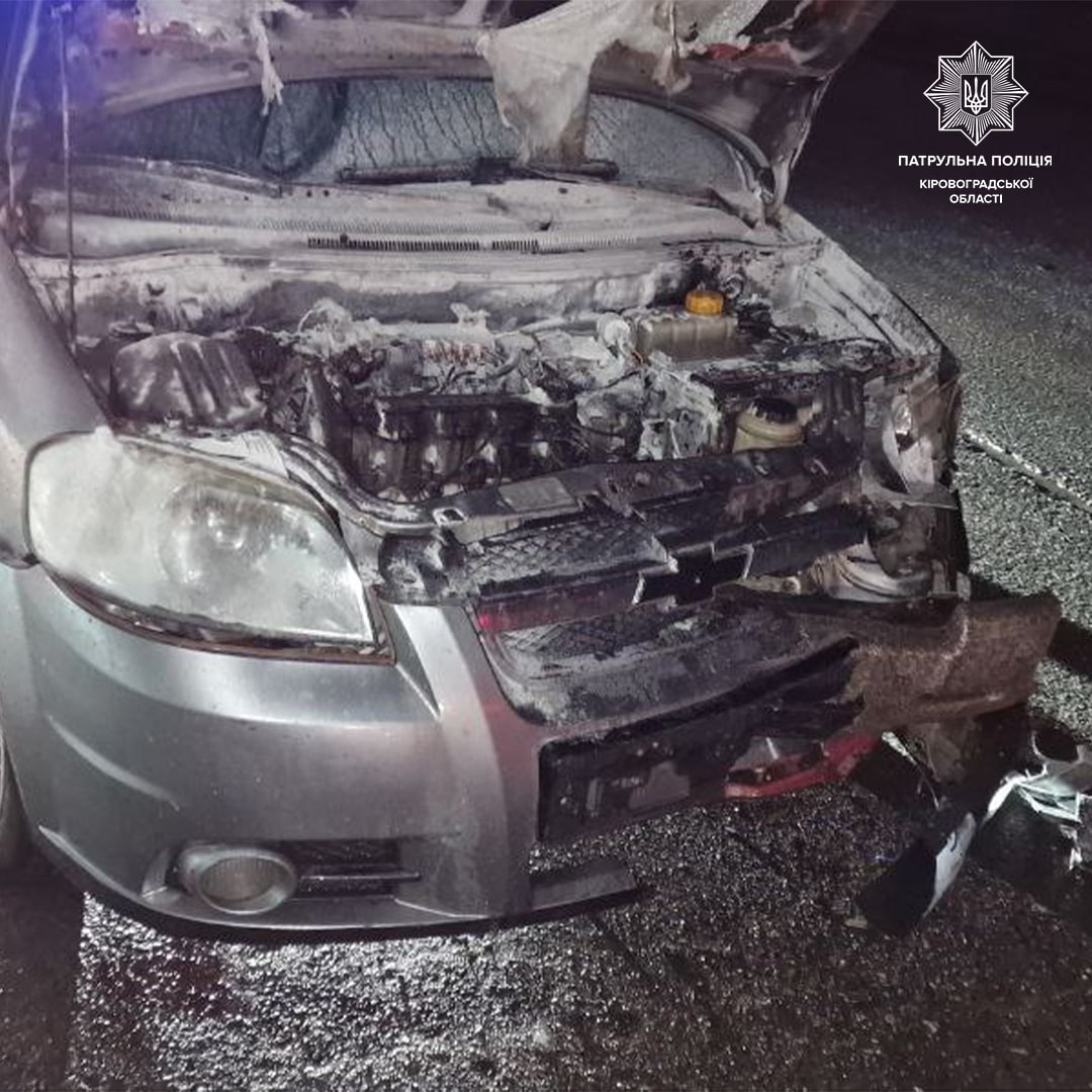 Внаслiдок ДТП у Кропивницькому загорiлася автiвка