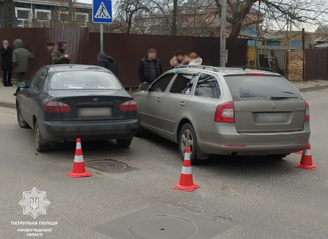 У Кропивницькому дві автівки не поділили перехрестя