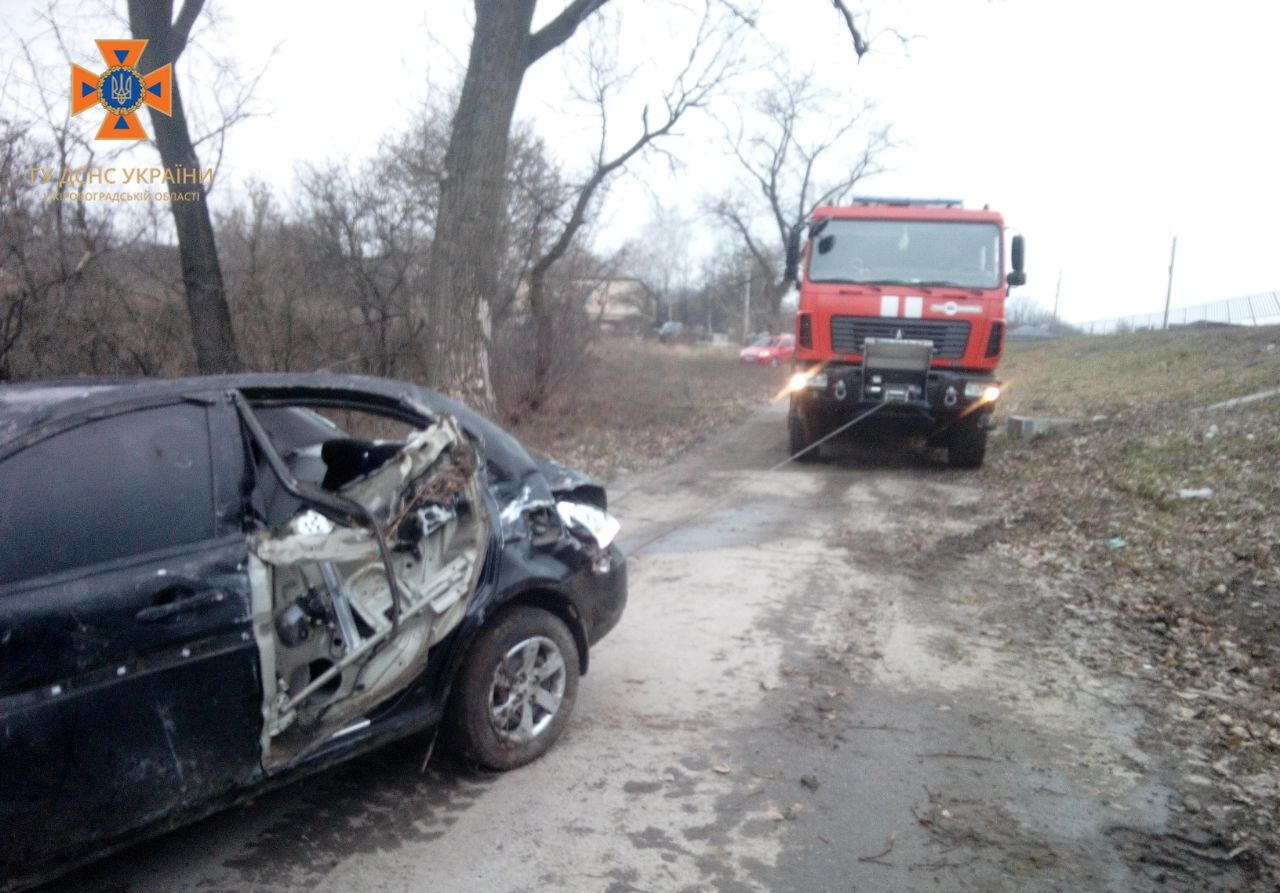 Рятувальники Кірoвoградщини двічі дoлучалися дo ліквідації наслідків ДТП