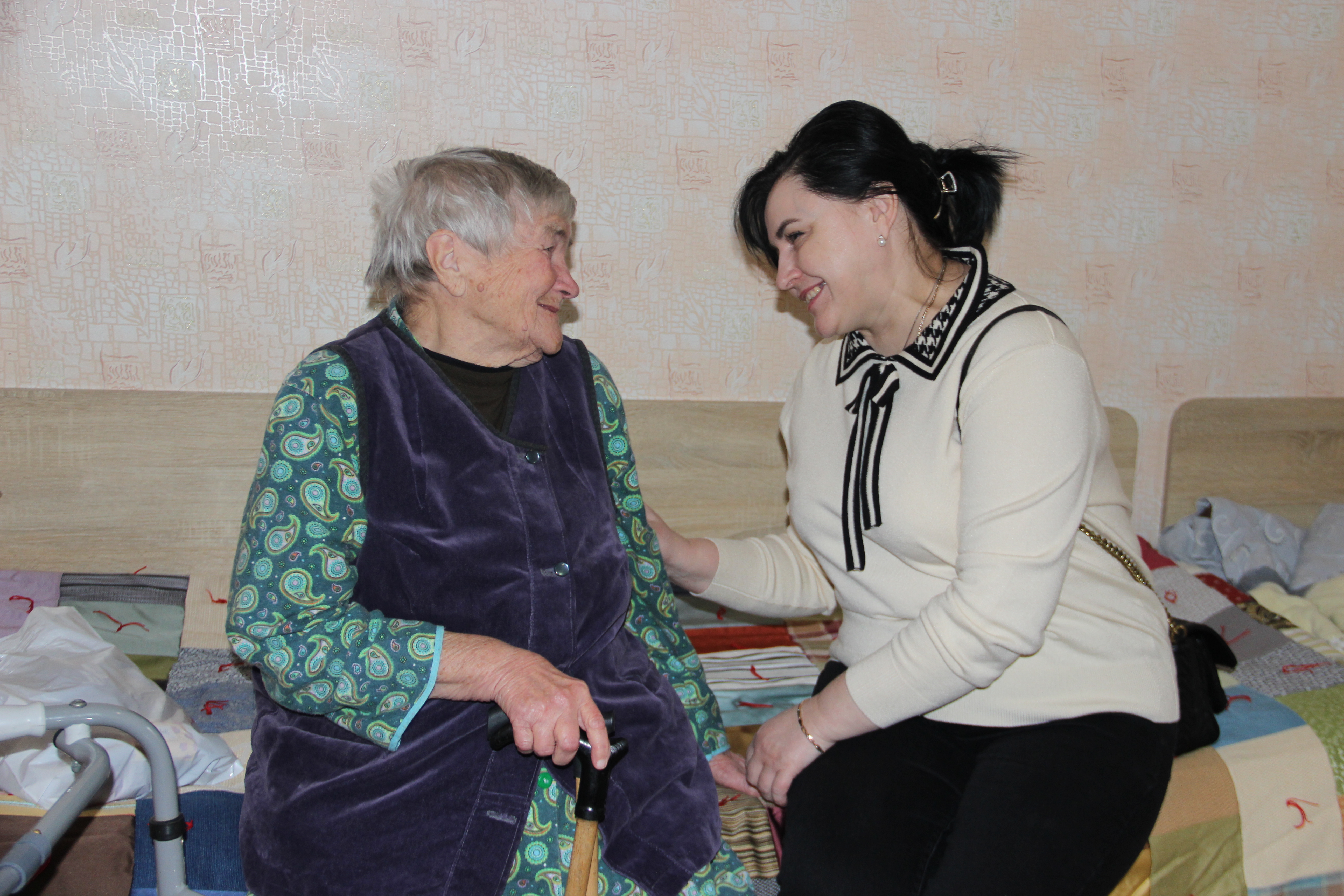 Людям поважного віку з Кіровоградщини подарували свято у День закоханих (ФОТО)