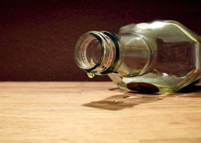На Кіровоградщині переселенка побила чоловіка пляшкою