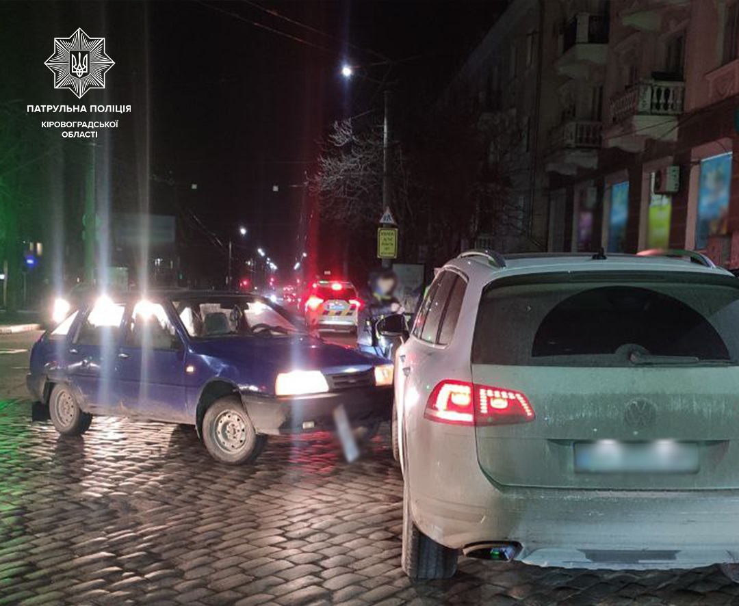 У центрі Кропивницького водійка “Москвича” спричинила ДТП