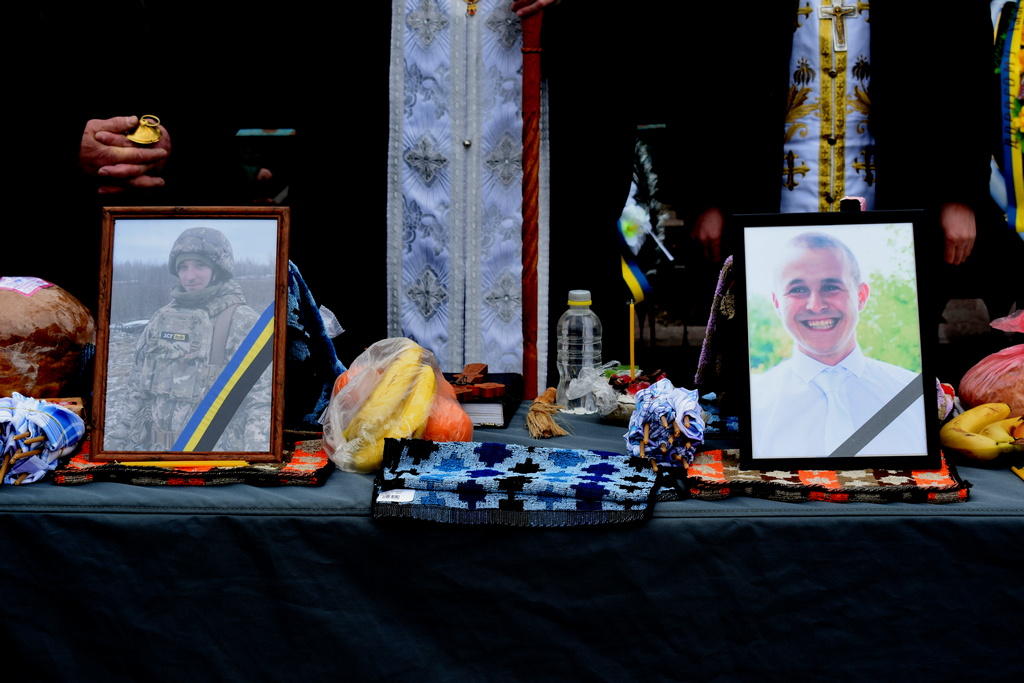 Кропивничани провели в останню путь побратимiв, якi загинули в одному бою