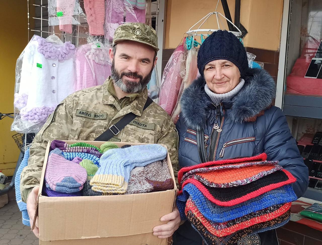 Волонтерам Кiровоградщини потрiбна пряжа на шкарпетки для вiйськових