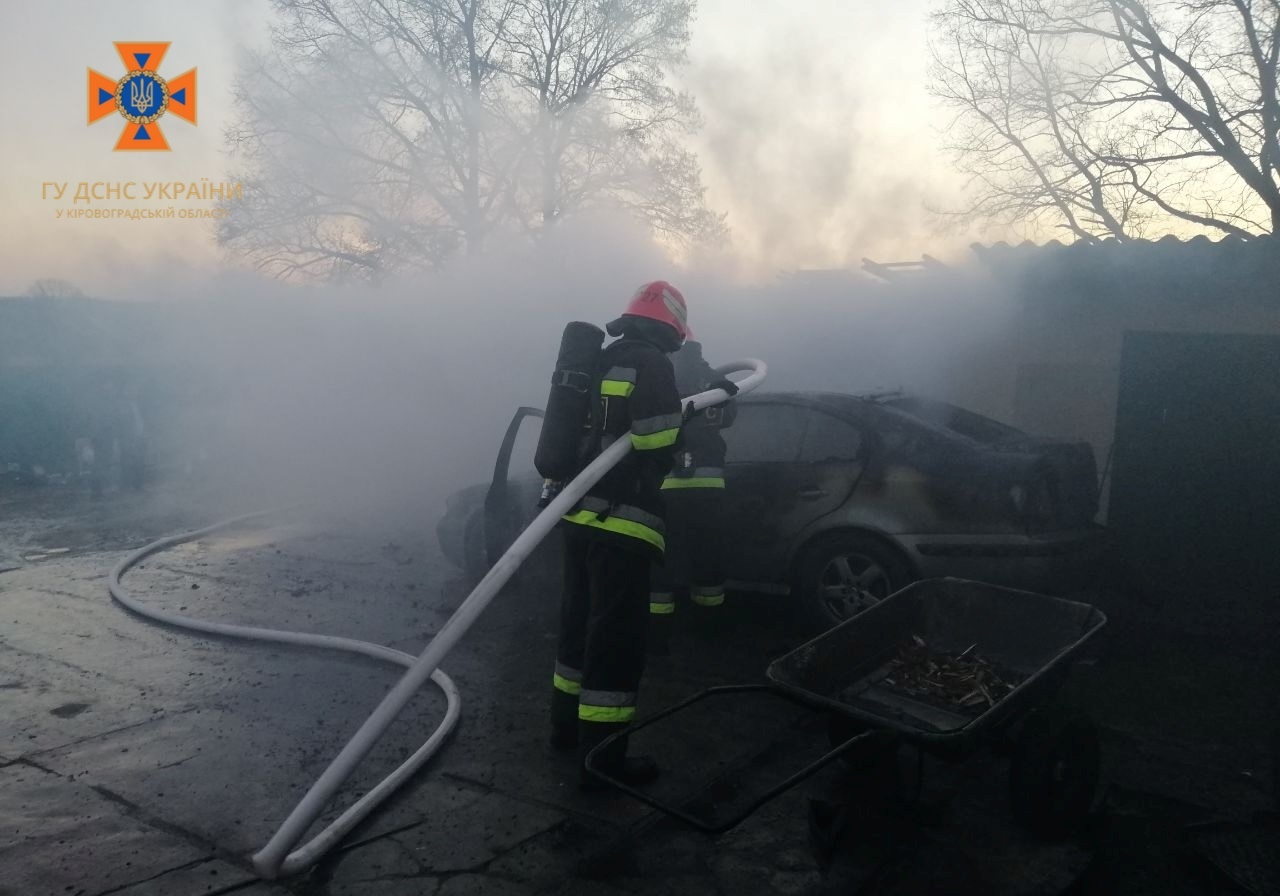 На Кіровоградщині згоріла Škoda