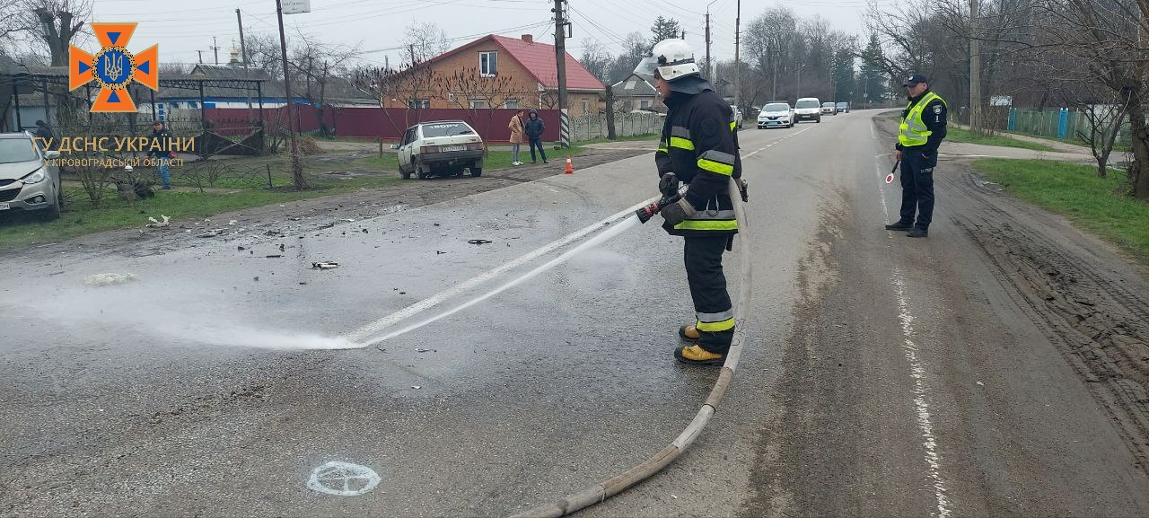 На Кіровоградщині усувати наслідки ДТП довелося рятувальникам