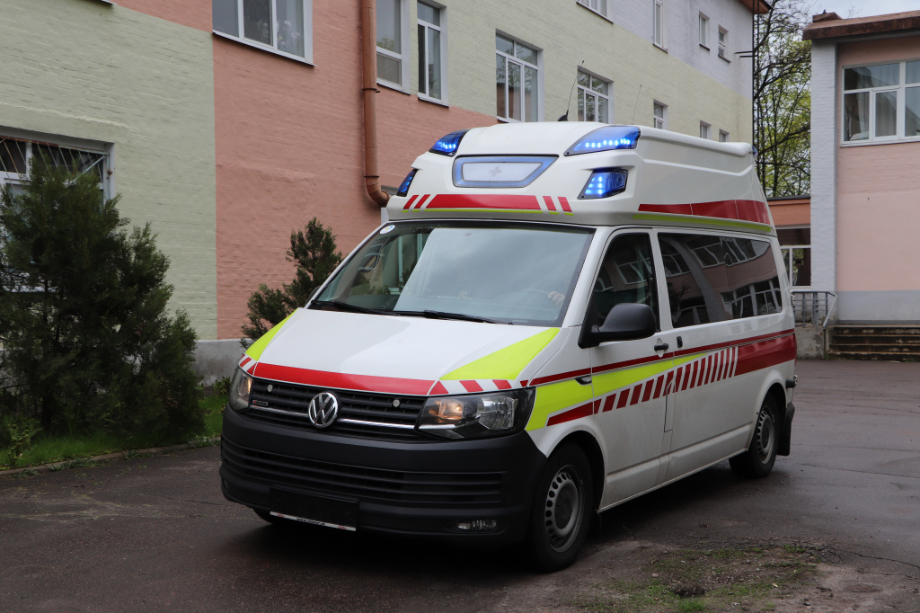 Олександрійська міська дитяча лікарня отримала медичний автомобіль