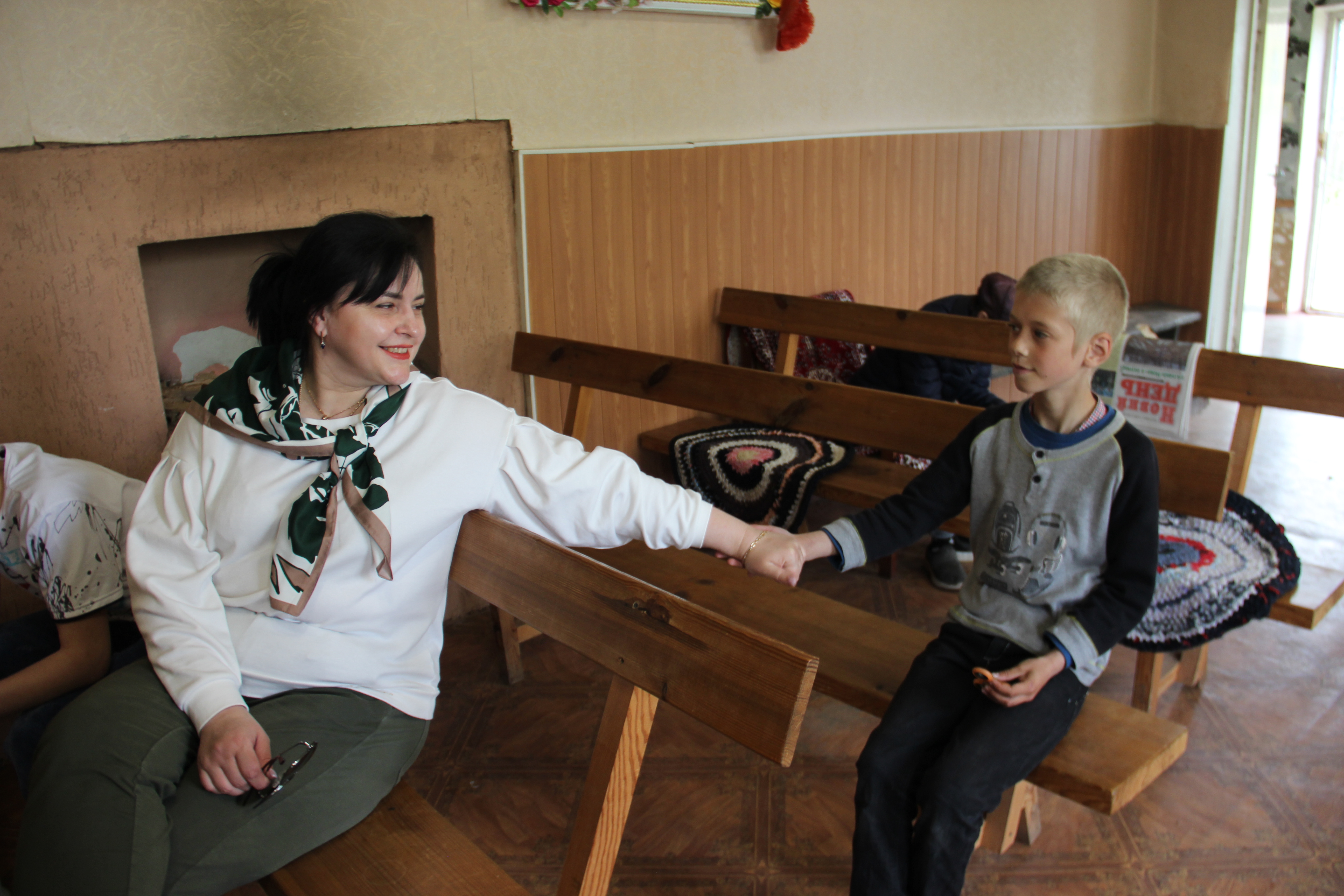 Громаду з Херсонщини одягнули волонтери з Кіровоградщини (ФОТО)
