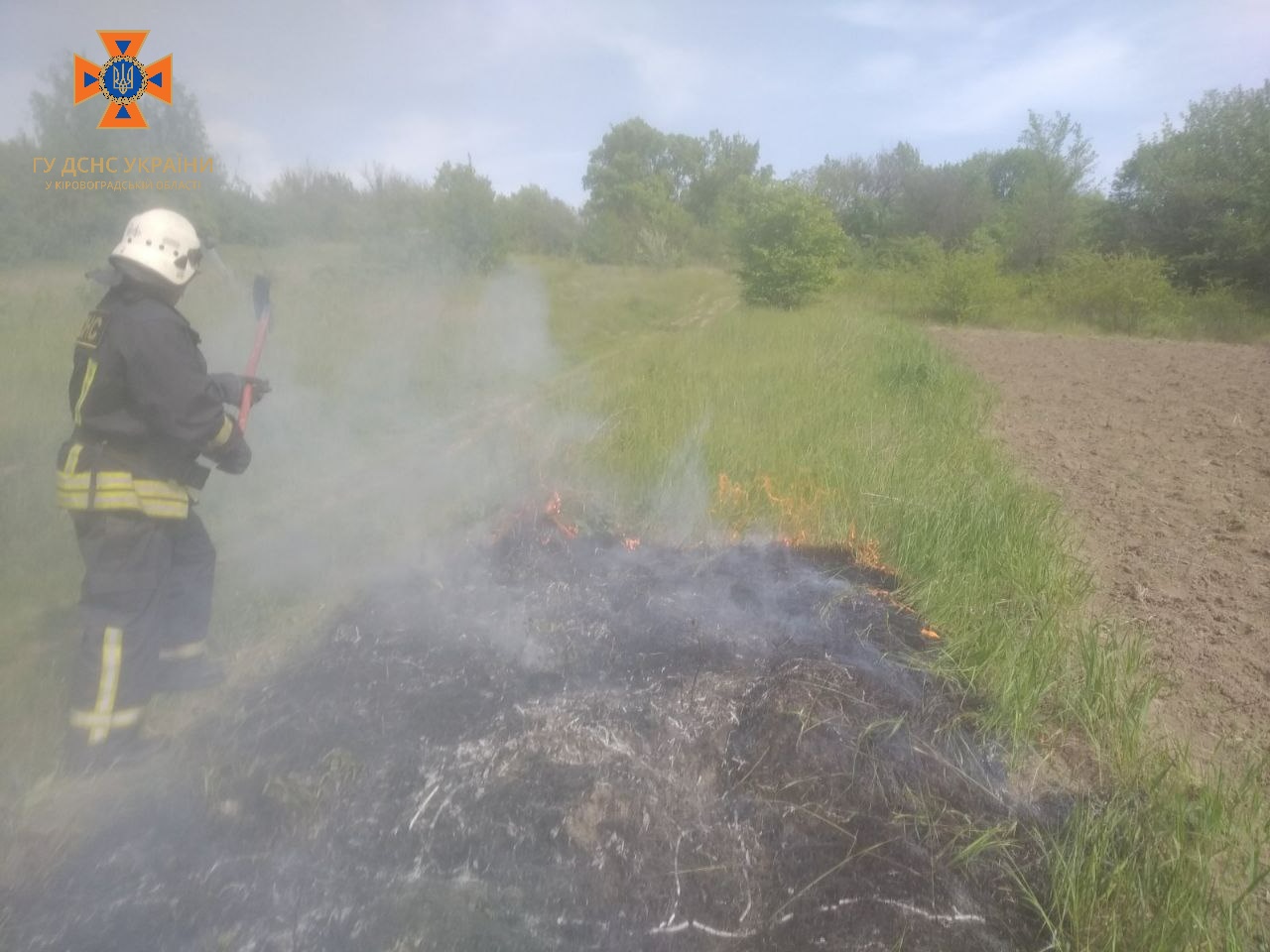 На Кіровоградщині горіли сміття та суха трава