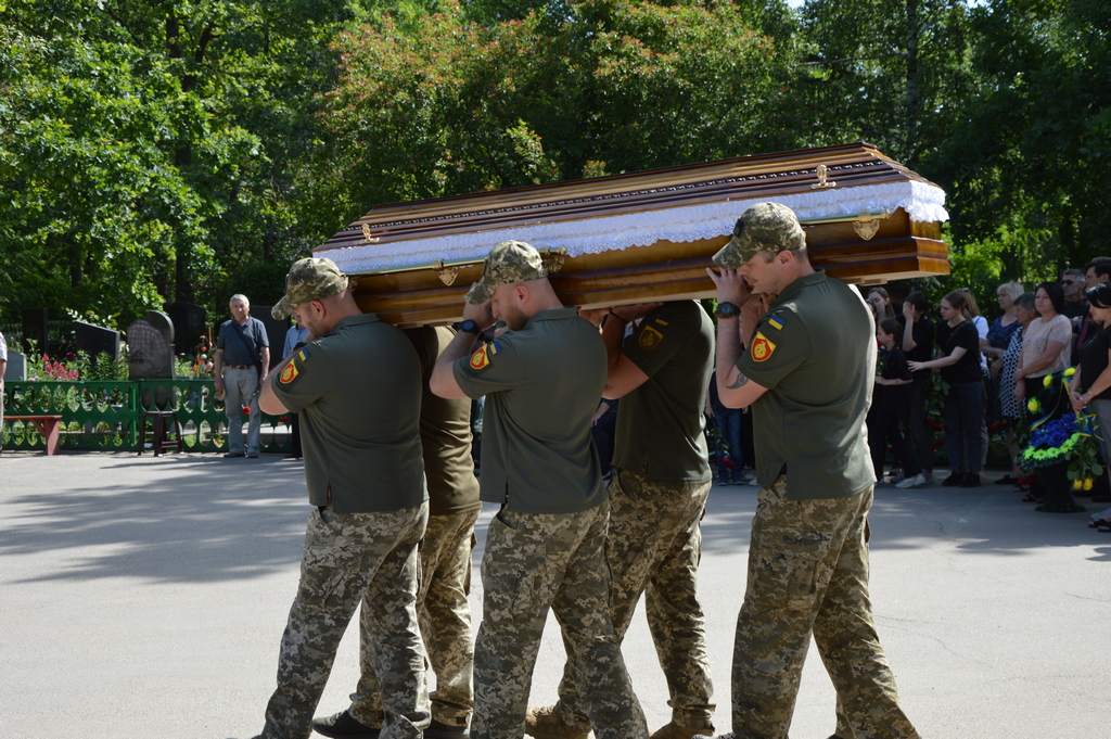 У Кропивницькому попрощалися з загиблими Героями