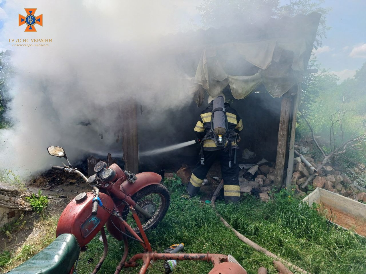 Вогнеборці Кіровоградщини дев’ять разів виїжджали на пожежі