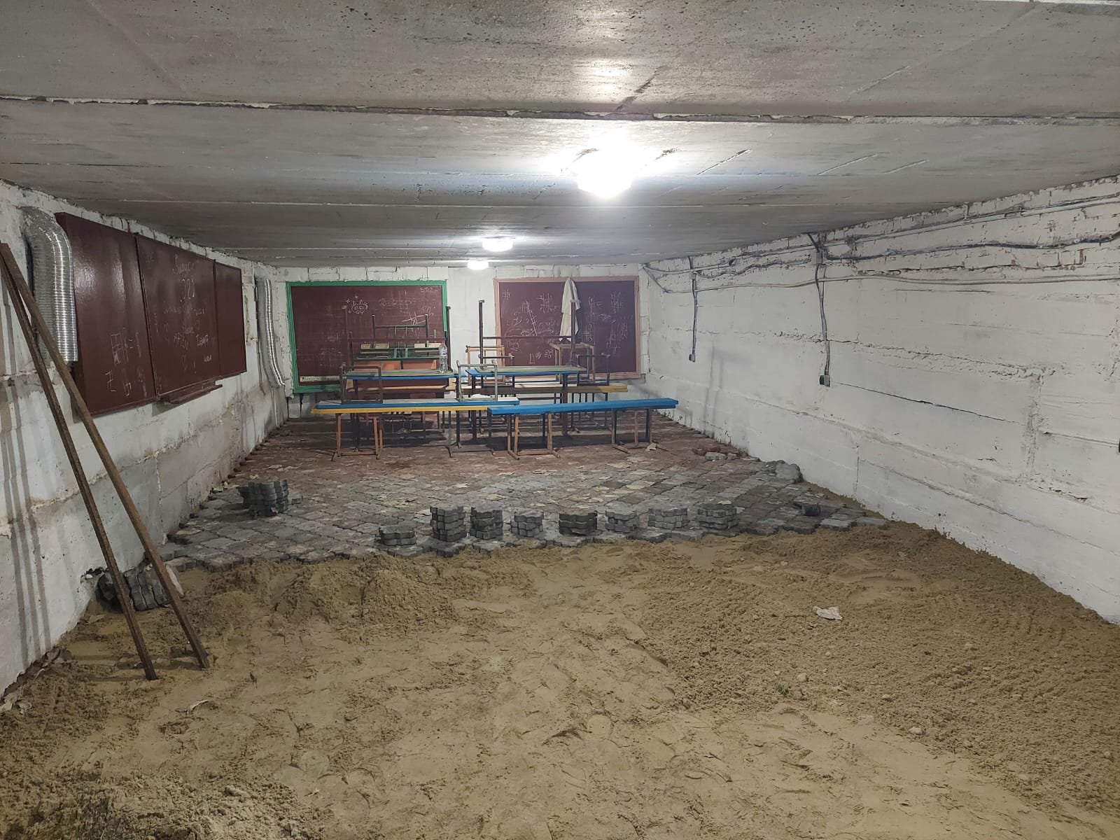 У селі на Кіровоградщині ремонтують укриття