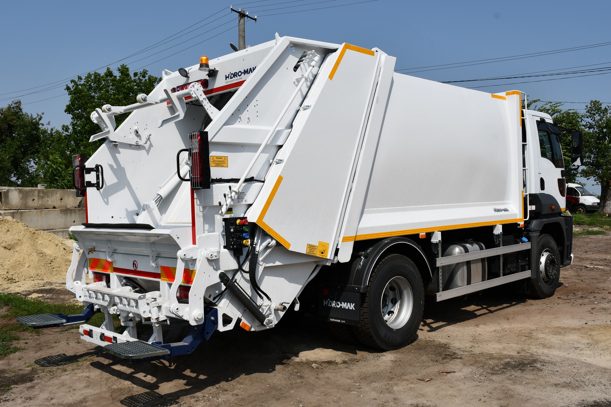 У громаду на Кiровоградщинi придбали новий спецтранспорт