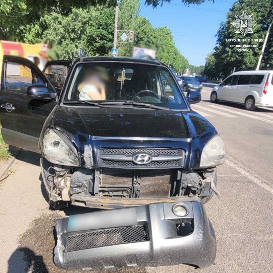 У Кропивницькому юний водiй ВАЗу врiзався в Hyundai Tucson (ФОТО)