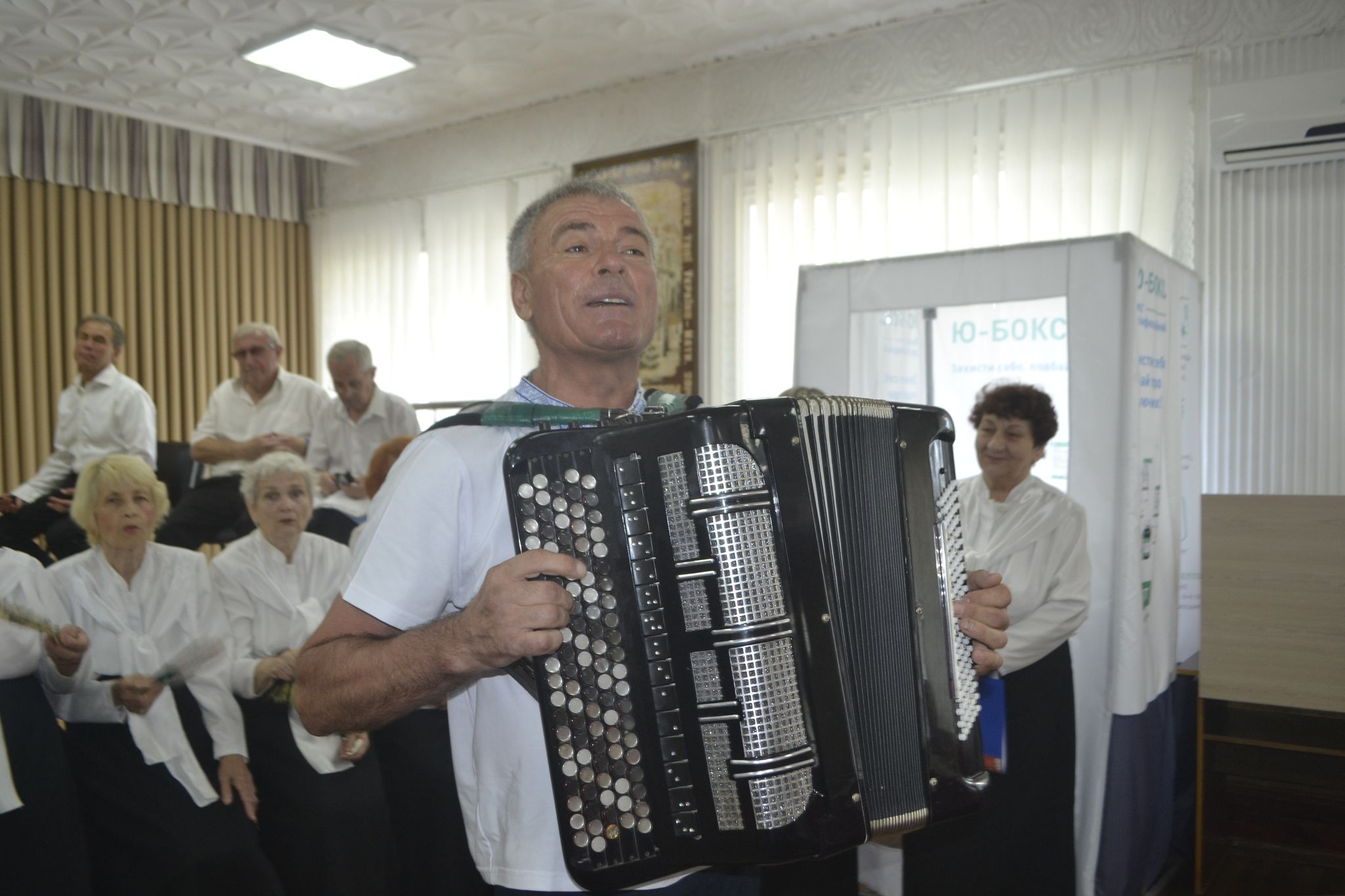 Аматори сцени з Кропивницького виступили з концертом  перед військовослужбовцями ЗСУ (ФОТО)  