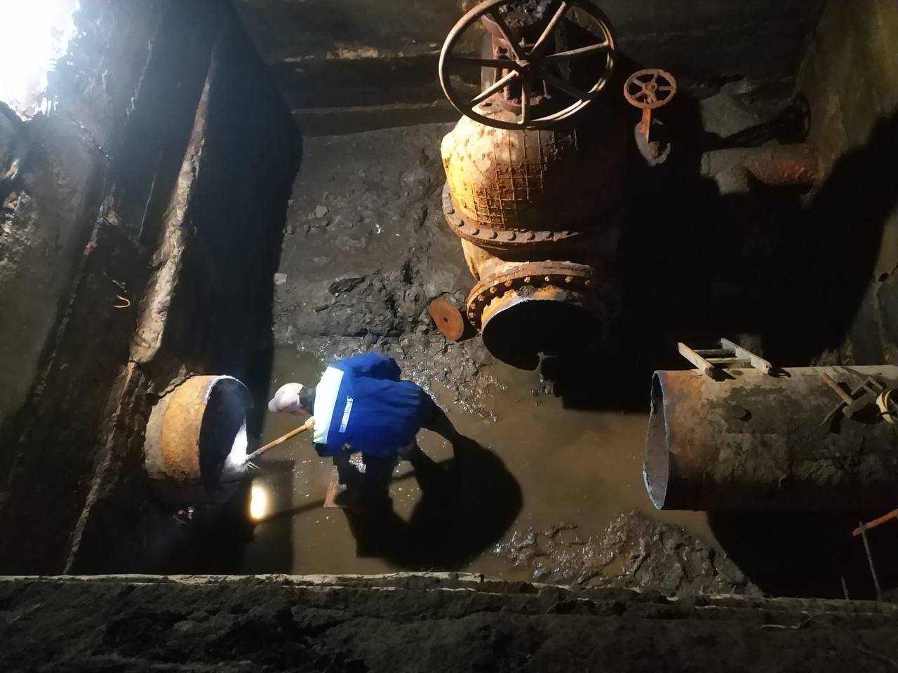 Фахівці працювали усю ніч над ліквідацією аварії на водогоні Кіровоградщини