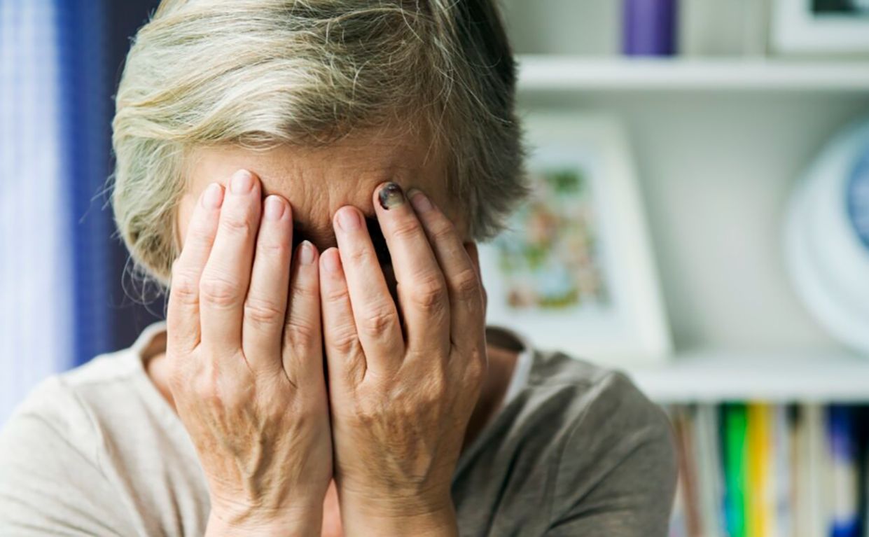 Уродженця Кропивницького покарали громадськими роботами за знущання на матір’ю