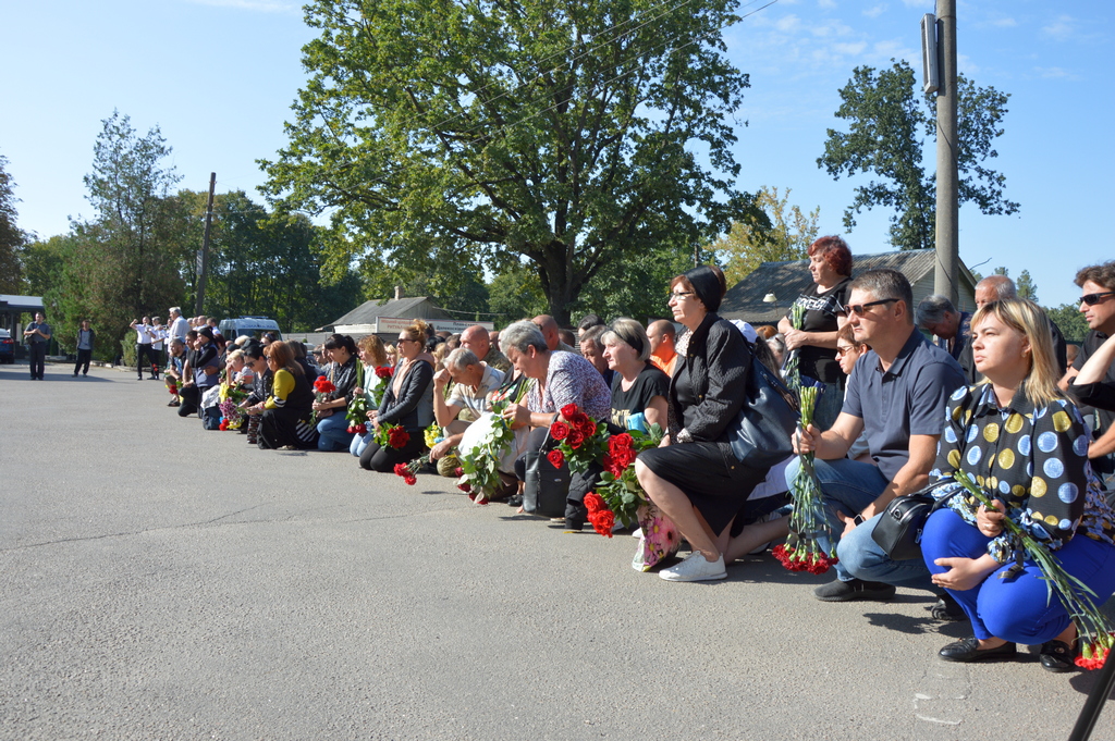 У Кропивницькому в останню путь провели загиблих захисникiв