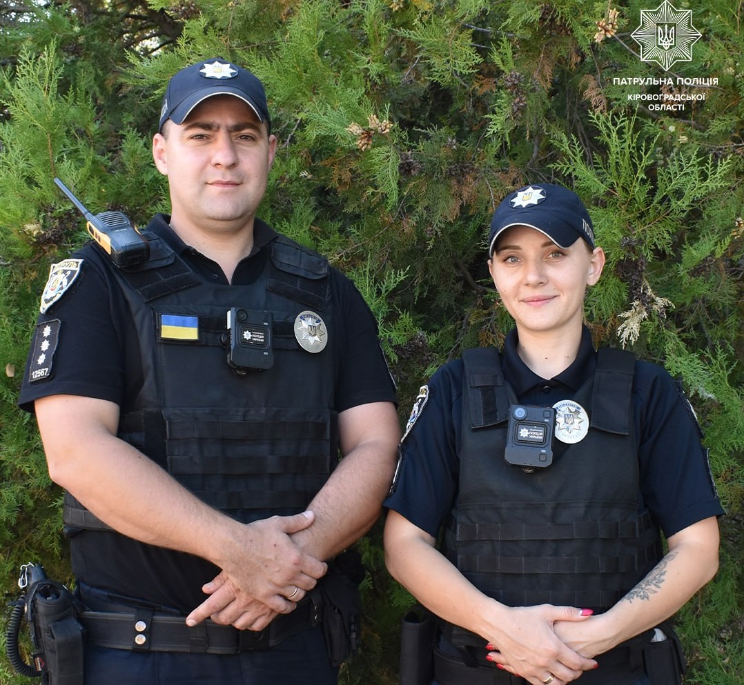 У Кропивницькому патрульні допомогли бабусі, яка сильно травмувалася