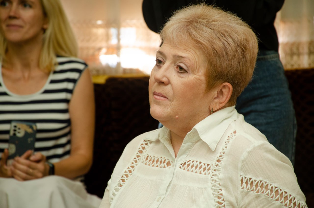 Колектив обласної бiблiотеки iменi Маланюка нагородили обласною вiдзнакою