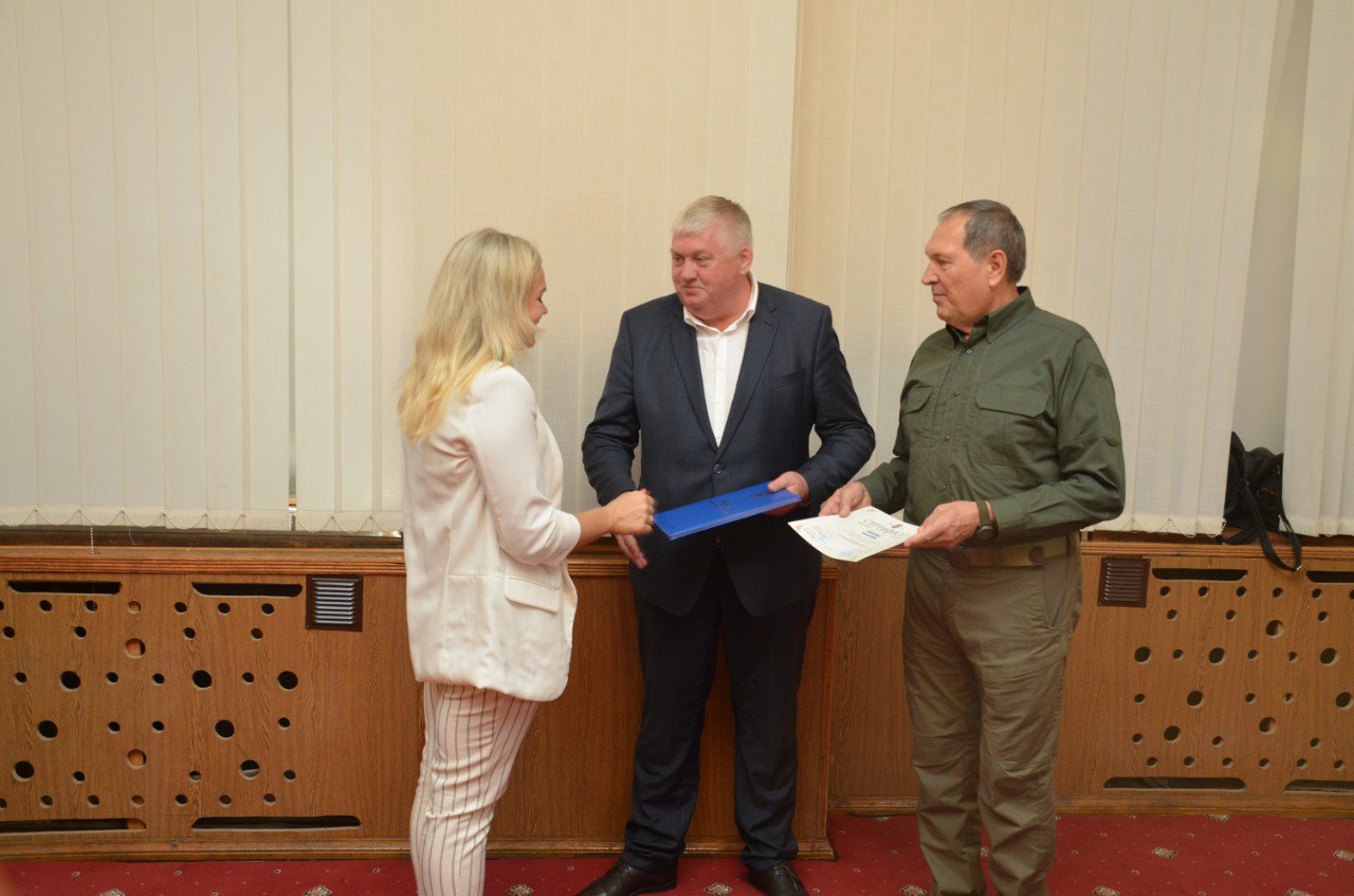 Педагогам Кiровоградщини вручили обласнi вiдзнаки