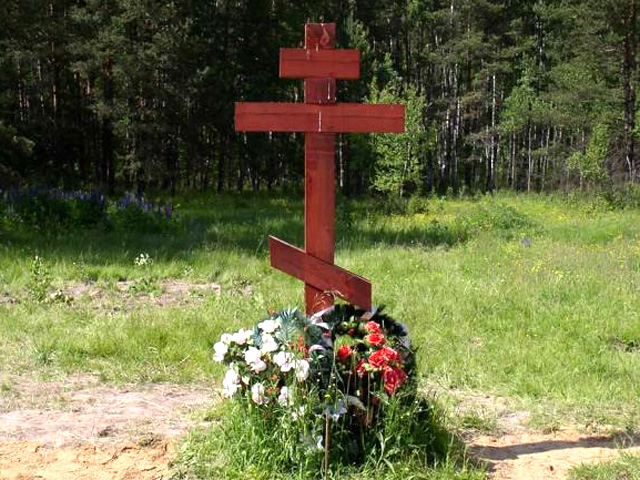 Житель Кіровоградщини зламав хрест на могилі полеглого військового