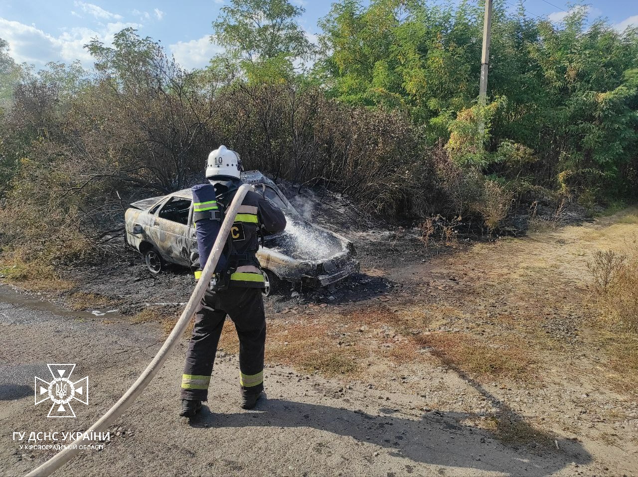 На Кiровоградщинi горiла автiвка: постраждав чоловiк